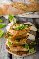 Garlic herbs toast with fresh mozzarella
