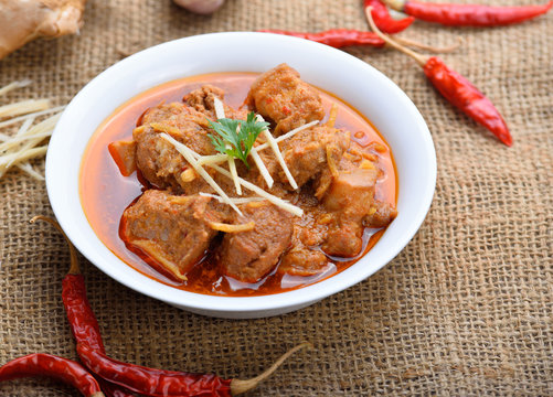 Pork Curry(Kaeng Hung Ley Moo)