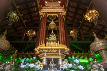 Obraz premium buddha, god, religion, believe, temple,flowers,lotus, water lily ,gold, ornaments, pray