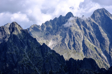 Fototapeta premium rocky sharp mountain tops in Tatra mountains in Slovakia