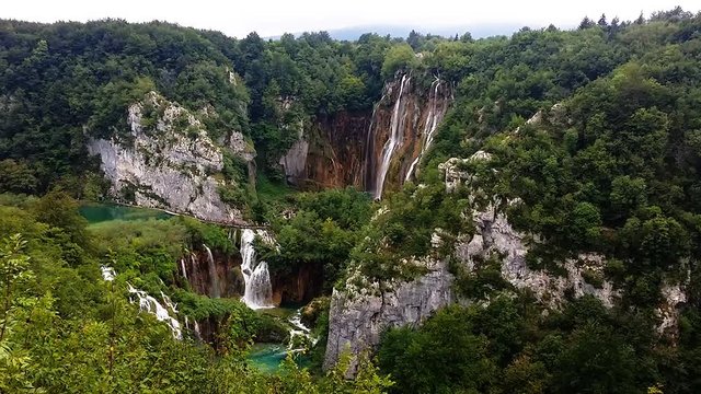 Jeziora Plitvickie. Panorama z lotu ptaka na park narodowy w Plitvicach Chorwacja. Veliki Slap