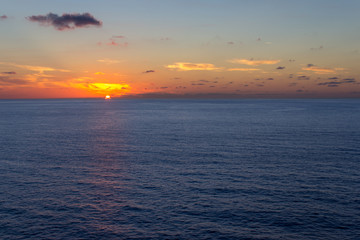 Obraz premium Sunset over the ocean