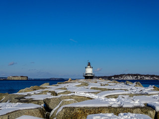 Fototapeta na wymiar Lighthouse on the ocean