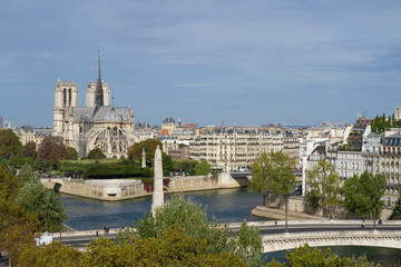 Naklejka premium Über den Dächern von Paris