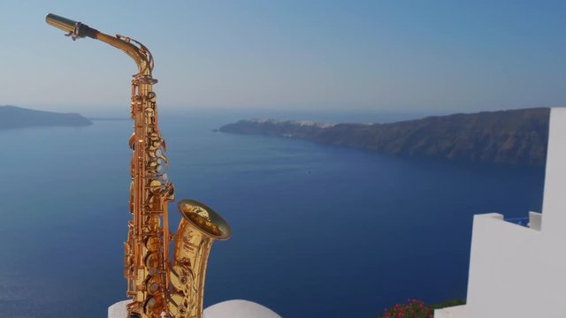 Saxophone Santarini island