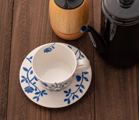 コーヒーカップ、コーヒーミル、ケトル