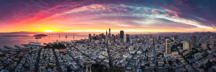 Foto op Plexiglas Aerial Panoramic View of San Francisco Skyline at Sunrise © heyengel