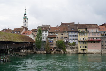 Fototapeta na wymiar アーレ川とオルテン旧市街（スイス）