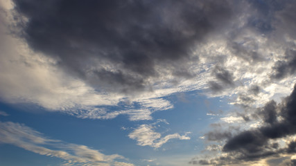 Obraz premium beautiful sky and clouds at sunset in venezuela