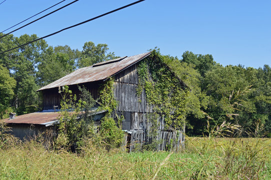 photo of an old barn in the country