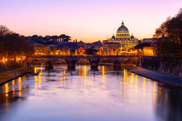 Fototapeta na wymiar Night view of St. Peter's Basilica in Vatican