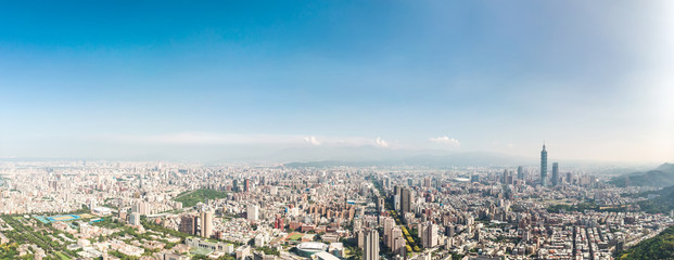 Obraz na płótnie Canvas Skyline of taipei city in downtown Taipei, Taiwan.