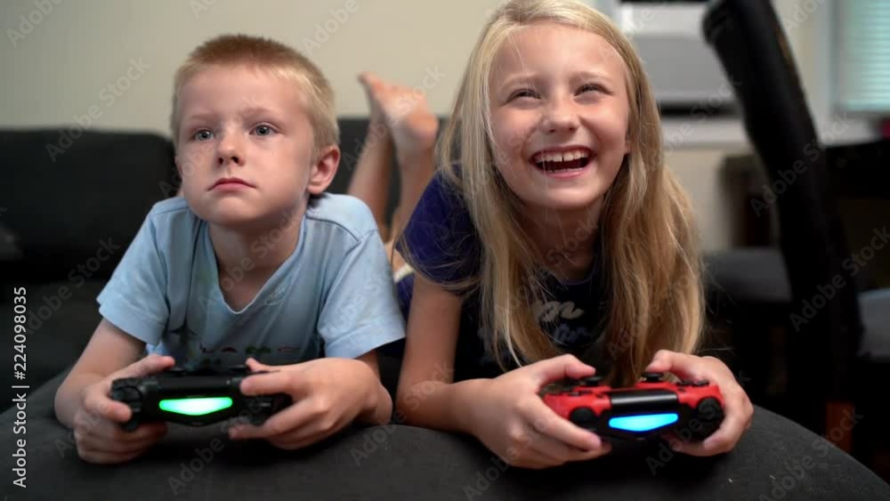 Wall mural children playing video games