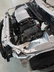 ハイブリッドカーのエンジンルーム