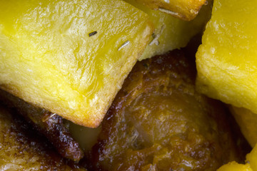 Pollo arrosto con patate al forno