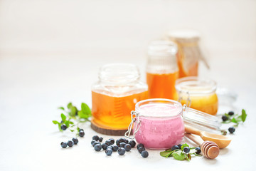 Blueberry cream honey