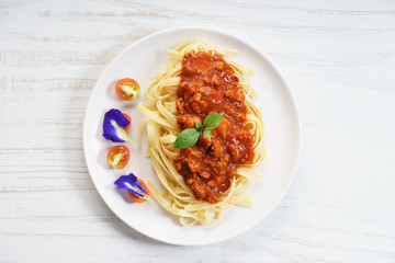 linguine pasta with tomato sauce