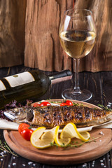 fried fish with lemon
