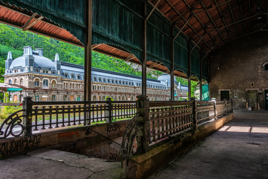 Lost Places - Geisterbahnhof in Canfranc 