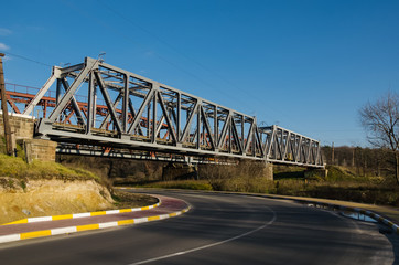 Fototapeta na wymiar Railroad bridge in autumn