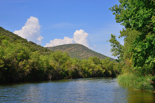 Bullaque River in the natural setting of the Tablas de la Yedra, Piedrabuena, Ciudad Real, Spain.