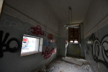 ex manicomio di mombello, luoghi abbandonati, italia
