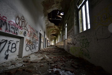 ex manicomio di mombello, luoghi abbandonati, italia