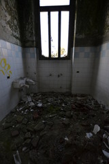 ex manicomio di mombello, luoghi abbandonati, italia