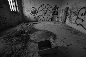 ex manicomio di mombello, luoghi abbandonati, italia