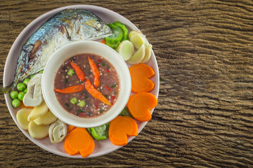 Fried mackerel with shrimp paste sauce