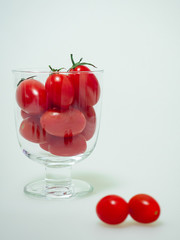 コップの中のトマト