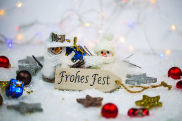 Schneemann u. Schneefrau  im Schnee, Frohes Fest