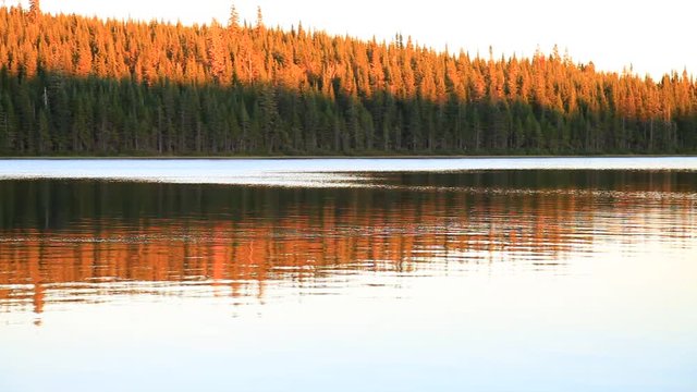 lever de soleil sur le lac