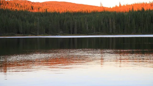 lever de soleil sur le lac