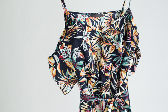Detalle de vestido estampado