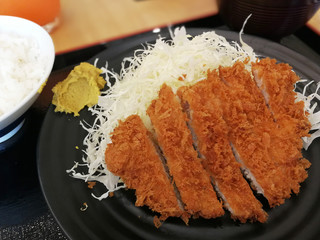 Crispy deep fried pork with rice