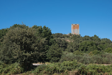 Fototapeta na wymiar Torre de O Castro, Sandiás. A Limia, Ourense. Galicia. España.