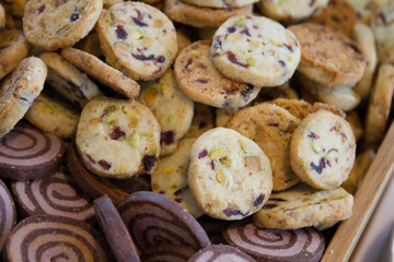 Obraz na płótnie Canvas A pile of freshly baked chocolate chip cookies