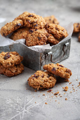 Oat cookies with cranberry and pecan