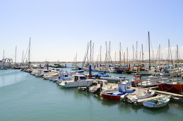 Fototapeta na wymiar Fuerteventura harbour fishing boats