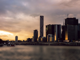 Fototapeta premium brisbane river and skyline
