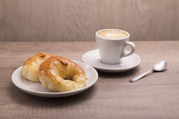 Cafe y Medialunas