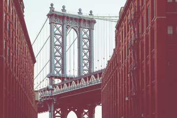 Obraz premium Manhattan Bridge widziany z Dumbo, Brooklyn, Nowy Jork, USA.