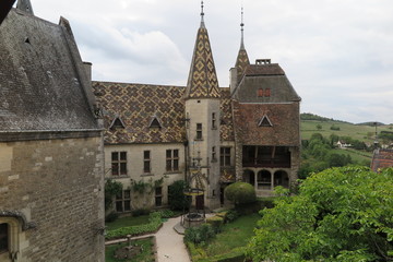 Das Schloss von La Rochepot, Burgund