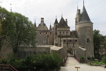 Fototapeta na wymiar Das Schloss von La Rochepot, Burgund