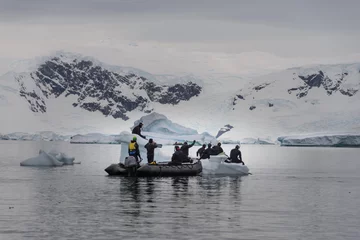 Foto op Plexiglas Snorkelen en duiken in koud water © Alexey Seafarer