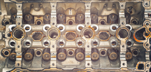 engine head cylinder with valve and oil
