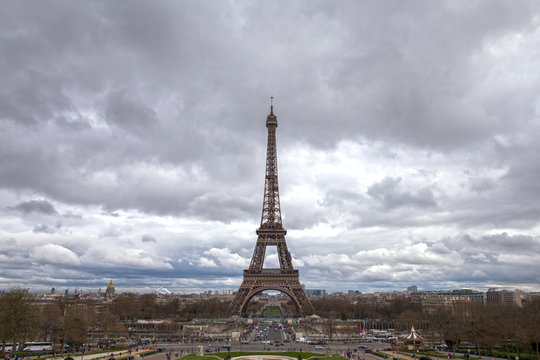 Eiffel Tower from Palais de Chaillot in Paris in cloudy day