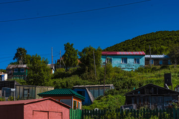 Fototapeta na wymiar Bunte Häuser Petropavlovsk Kamtschatka