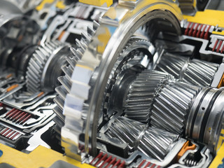 自動車部品　トランスミッションのカットモデル